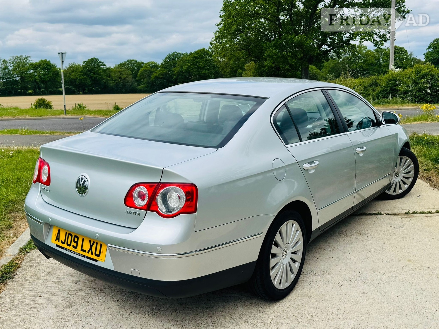 Volkswagen Passat 2009 - Cars