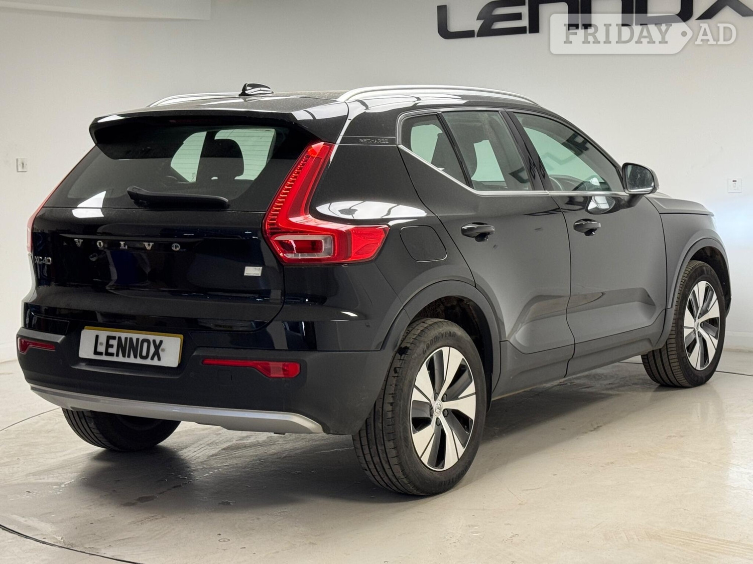 Volvo XC40 2021 - Cars