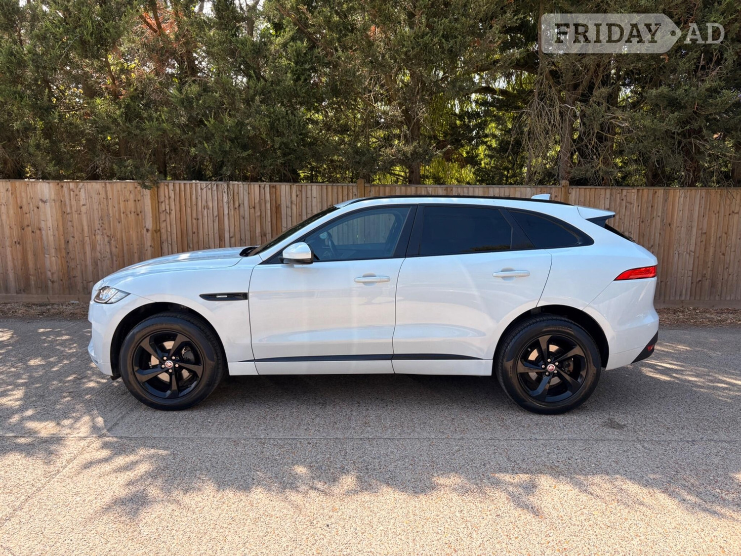 [ berth ]Jaguar F-Pace