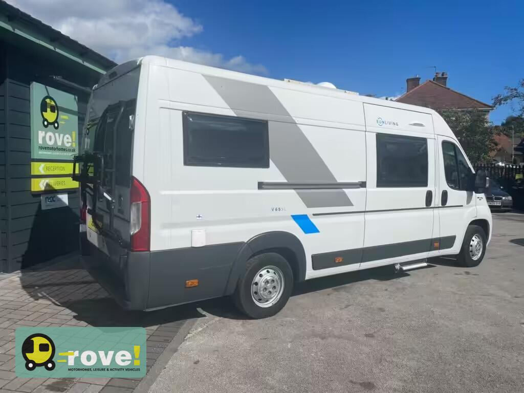 Adria Sun Living V65 SL Manual 2018 Selston