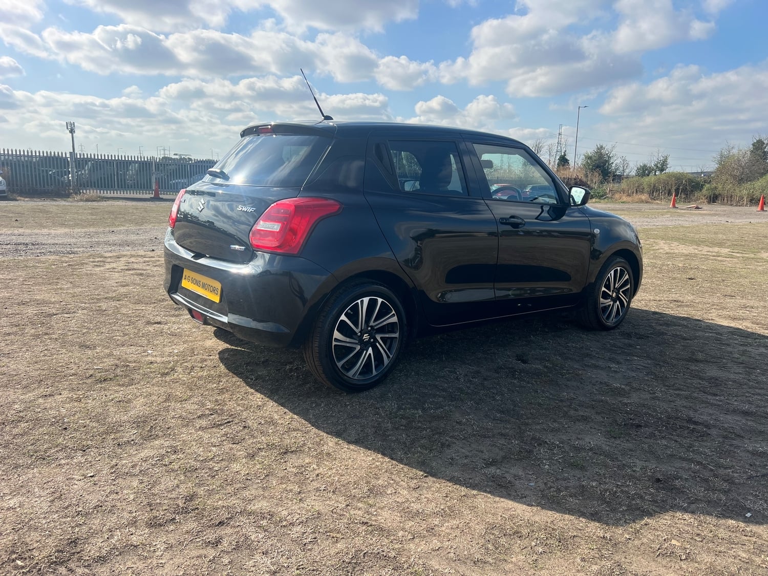 Suzuki Swift 2023 - Cars in Havering