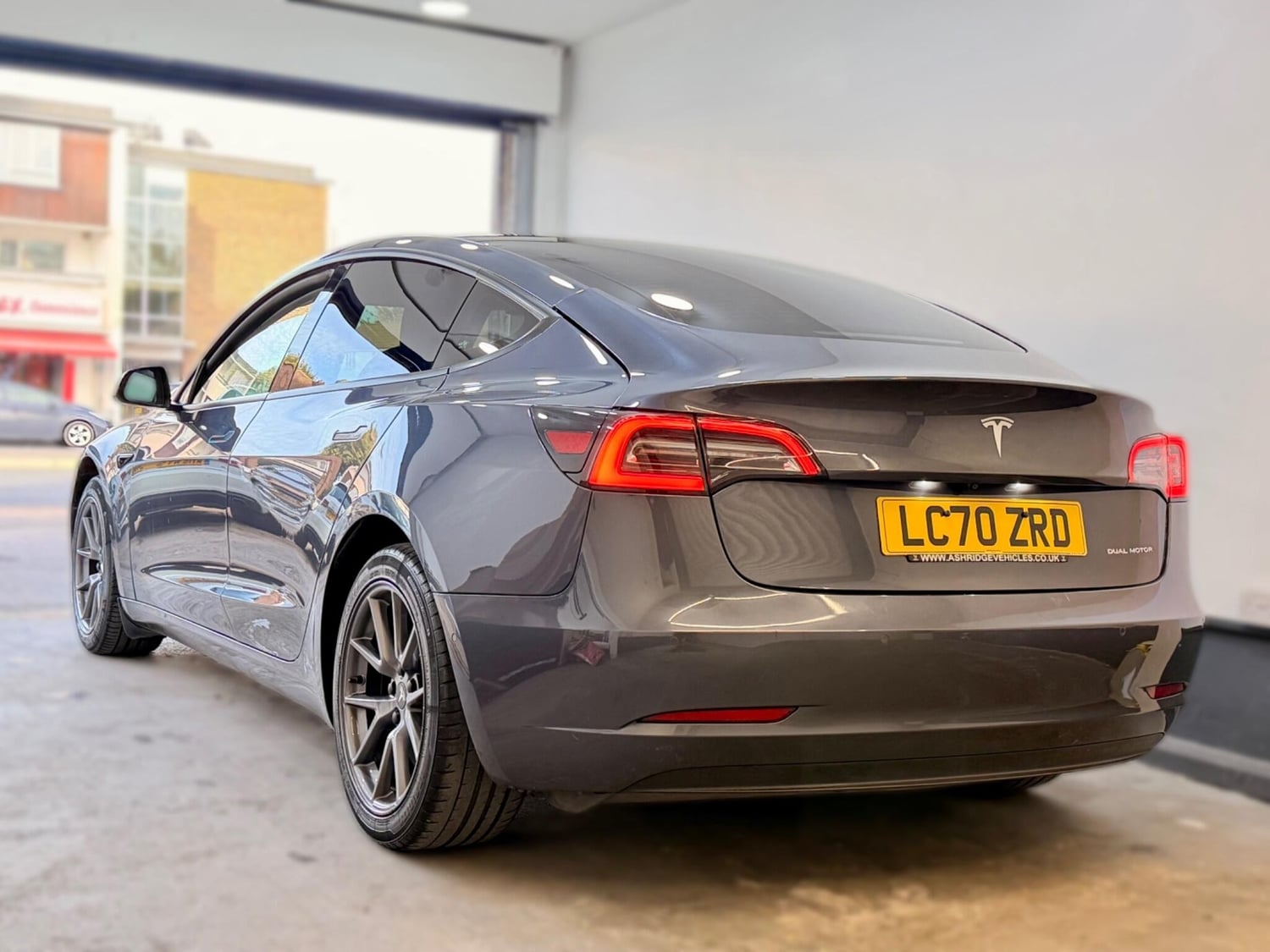 [ berth ]Tesla Model 3