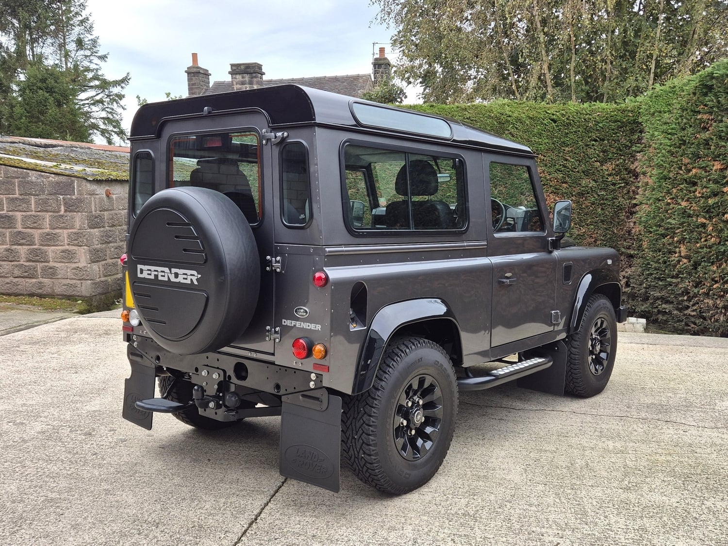 Land Rover Defender 90 2015 - Cars