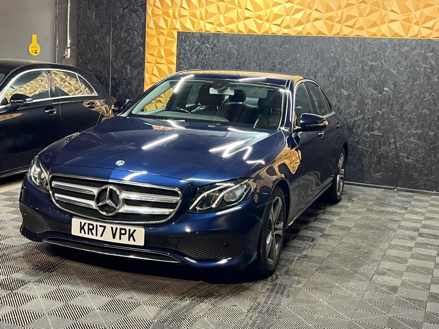 [ berth ]Mercedes-Benz E Class