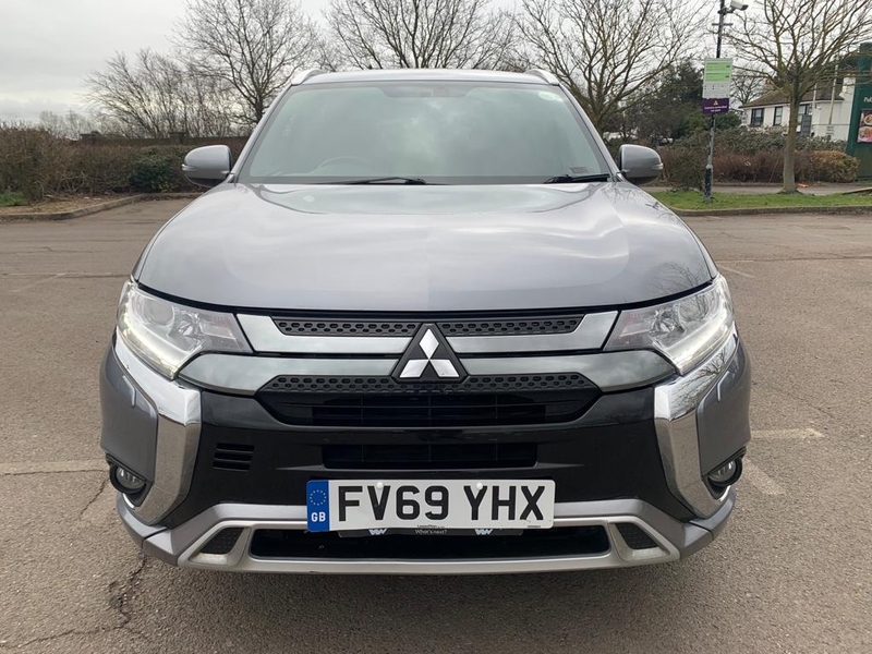 Mitsubishi Outlander 2019 - Cars in Gillingham