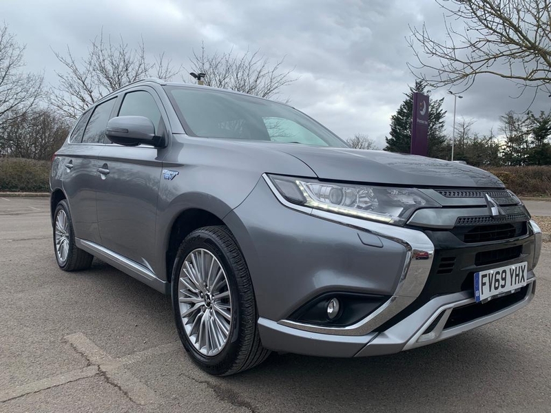 Mitsubishi Outlander 2019 - Cars