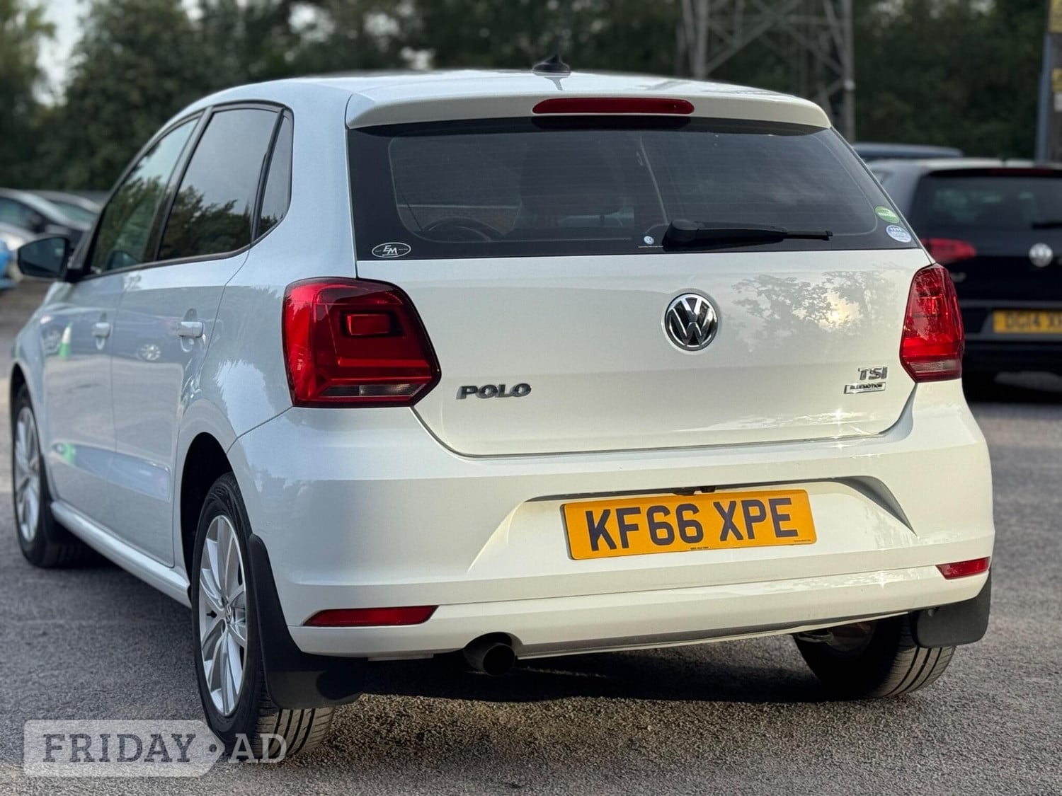 Volkswagen Polo 2016 - Cars in Farnham