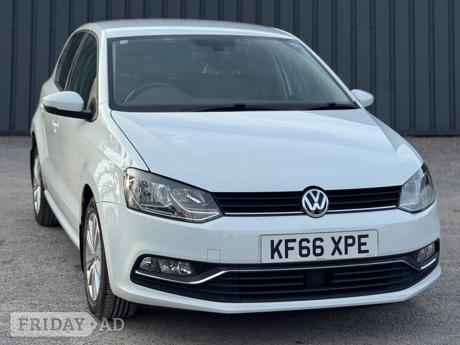 Volkswagen Polo 2016 in Farnham