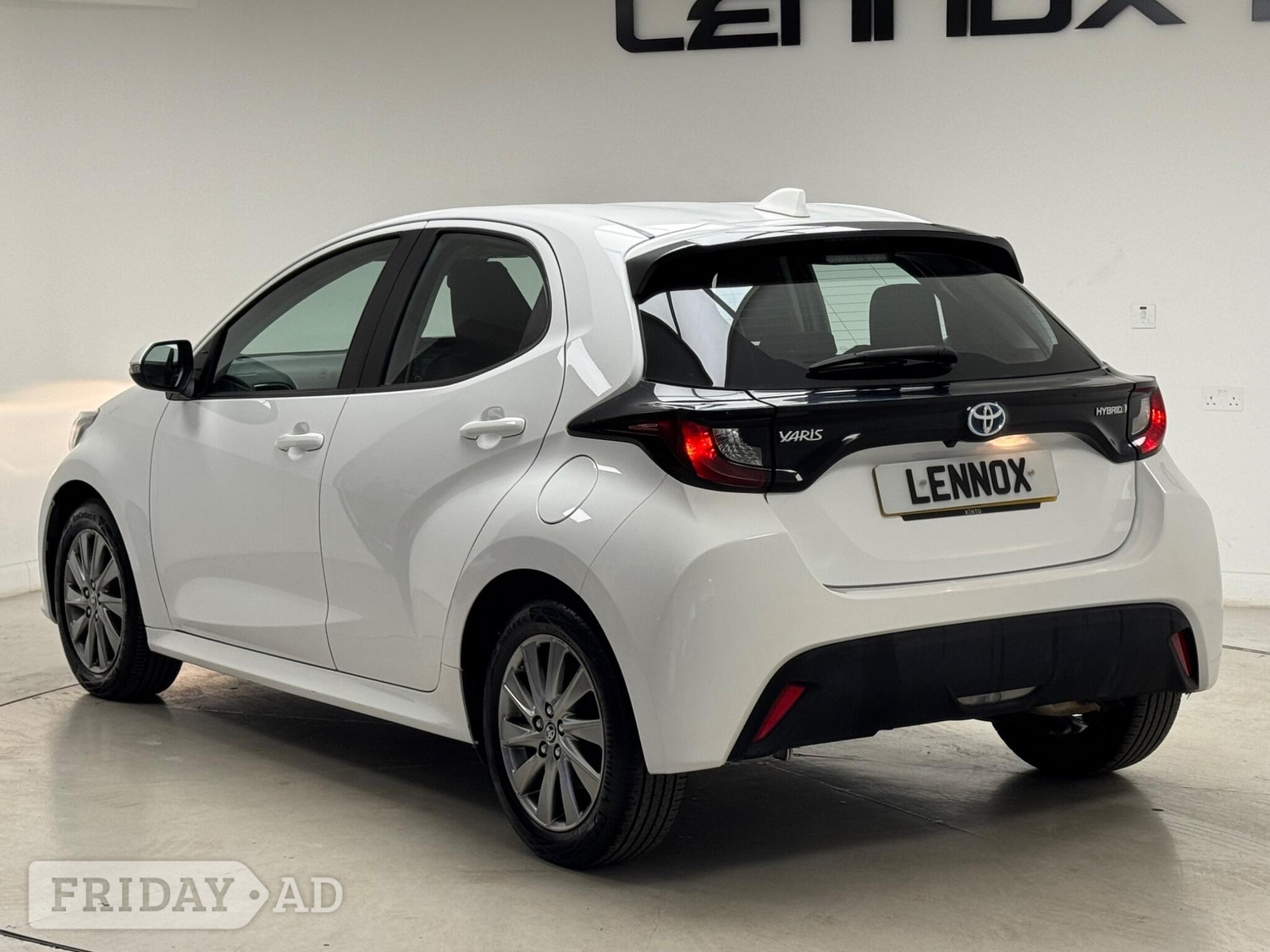 Toyota Yaris 2024 - Cars in Brent