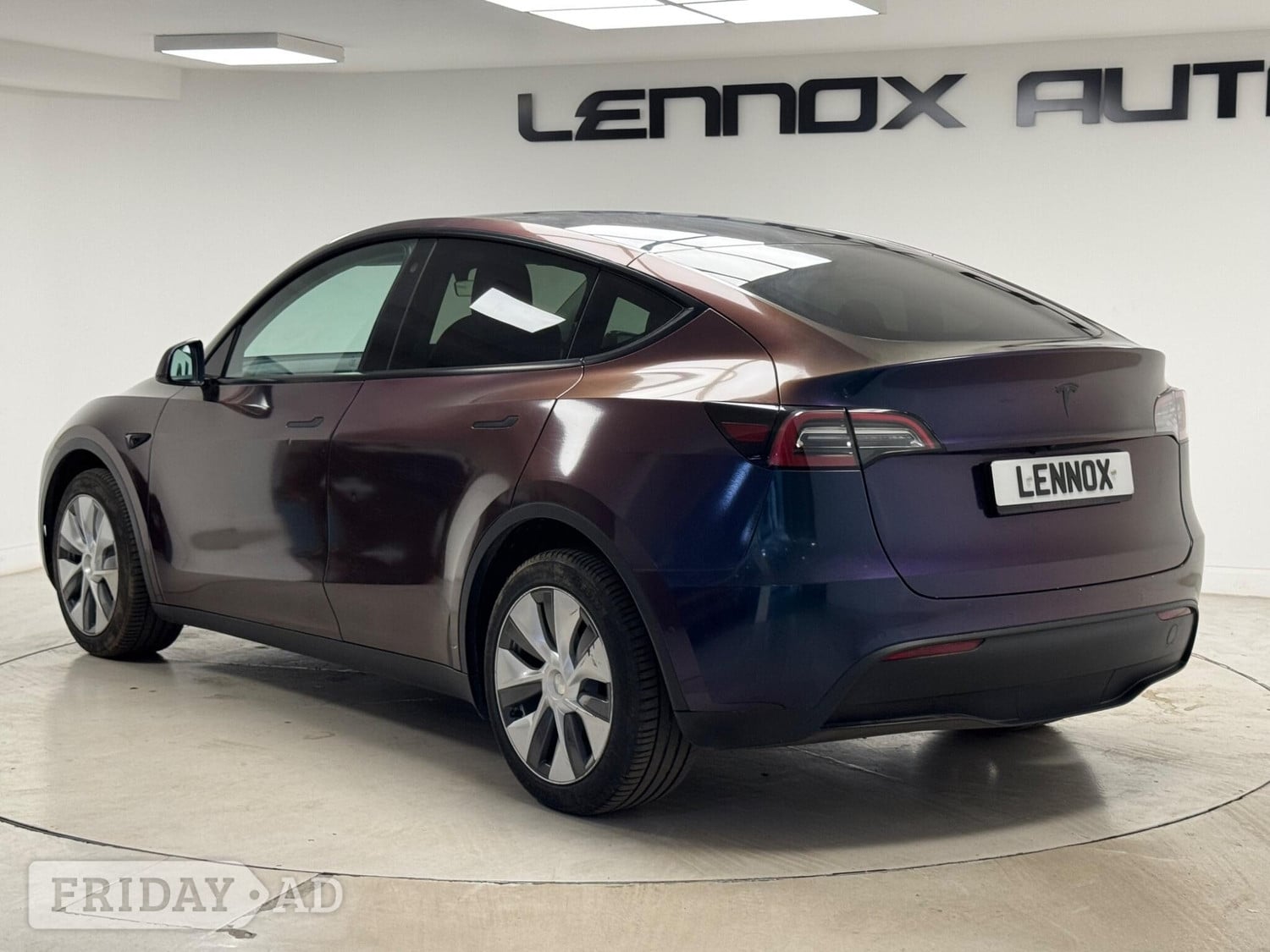 Tesla Model Y 2022 - Cars in Brent