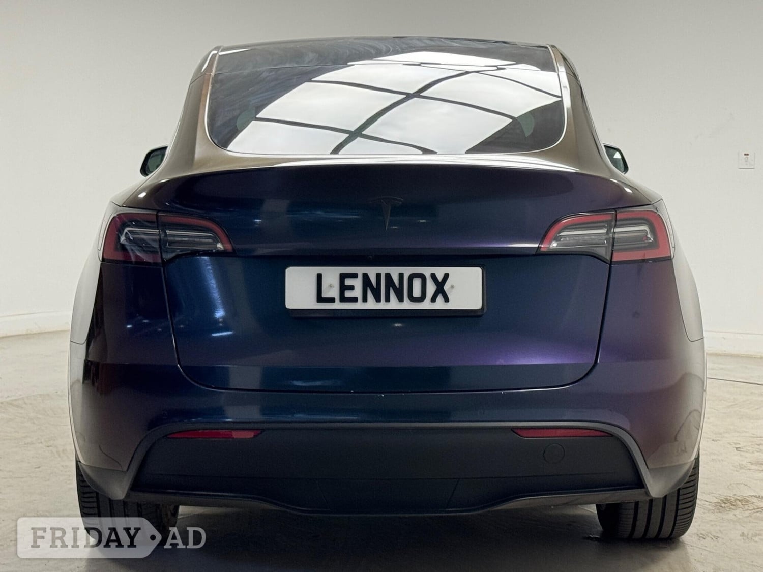 Tesla Model Y 2022 - Cars