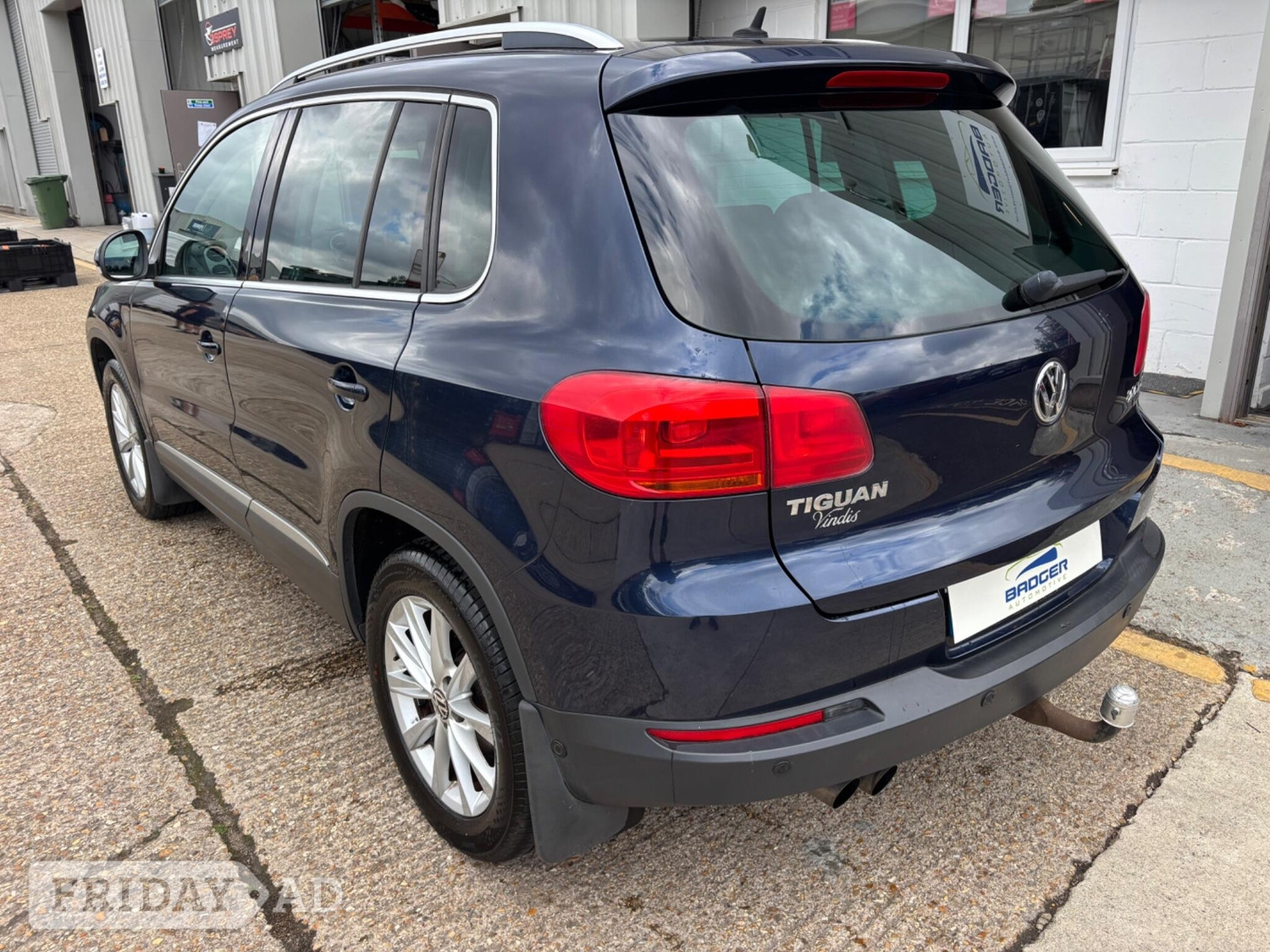 2011 Volkswagen Tiguan 2.0 TDI BlueMotion Tech SE 4WD Euro 5 (s/s) 5dr - Cars