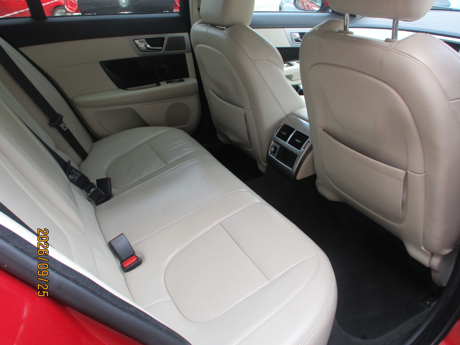 [ berth ]Jaguar XF