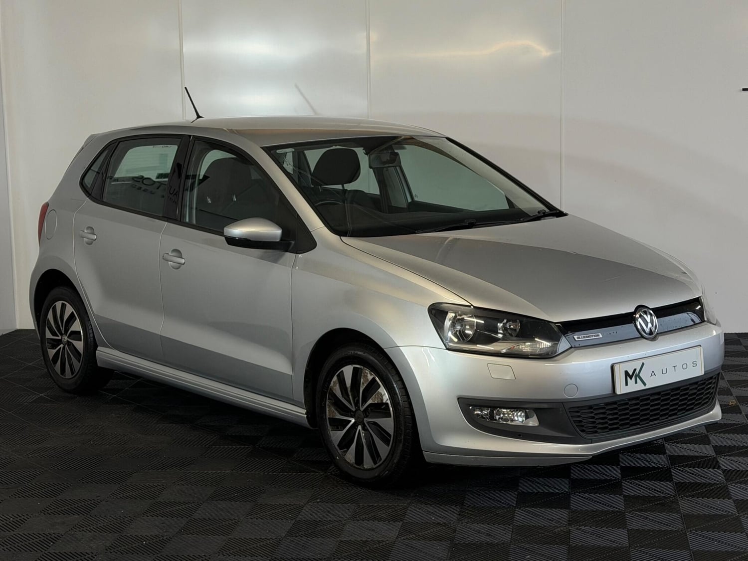 Volkswagen Polo 2015 - Cars
