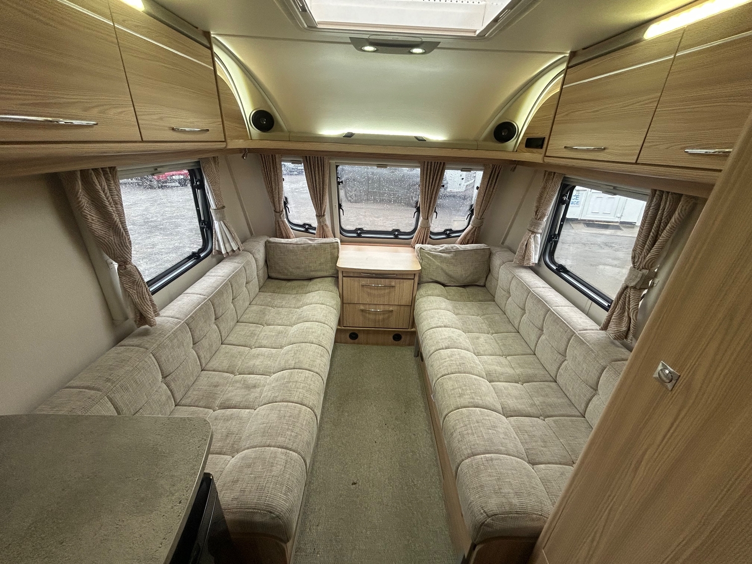 [ berth ]Coachman Vision 380
