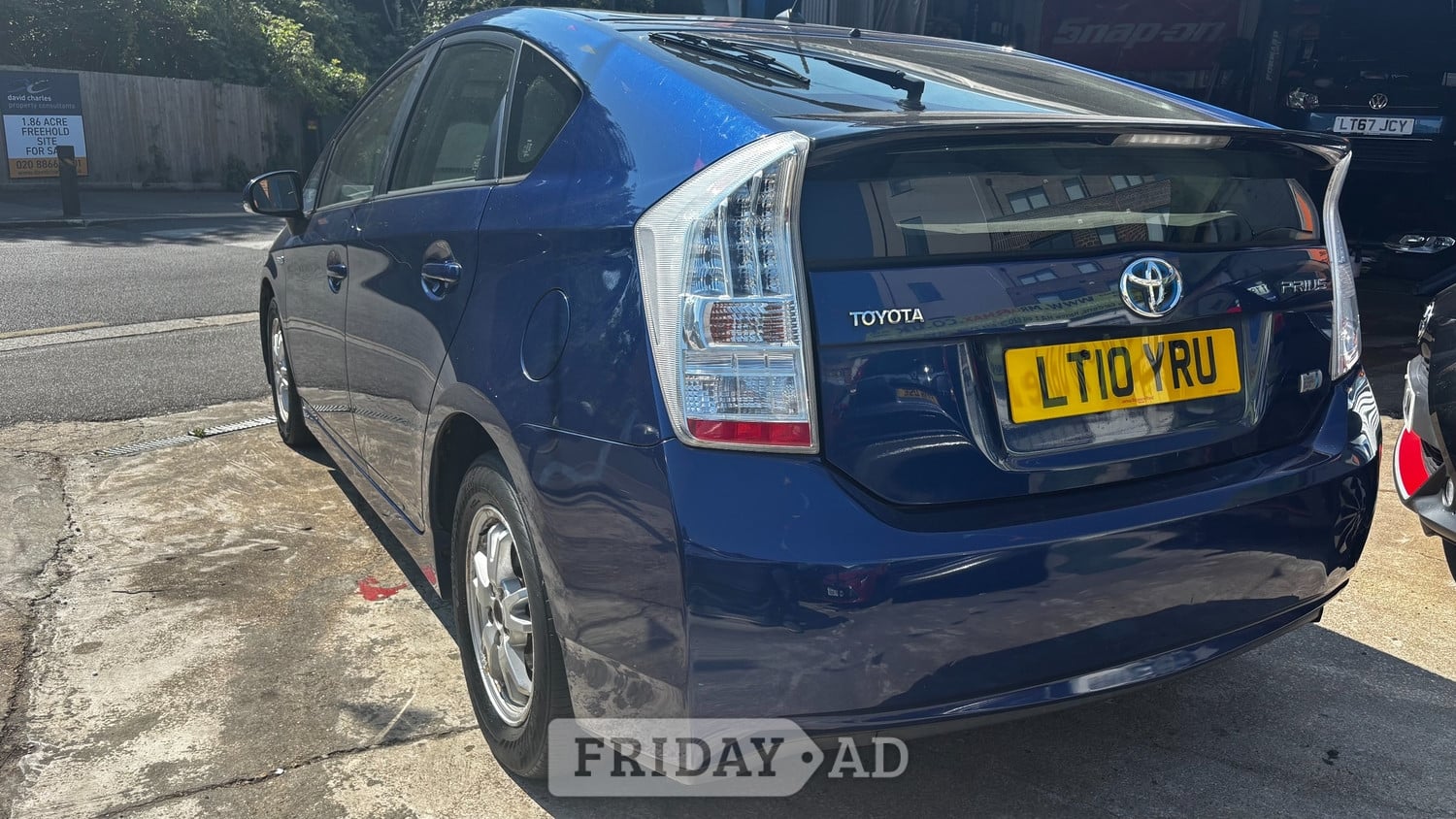 Toyota Prius 2010 - Cars in Harrow