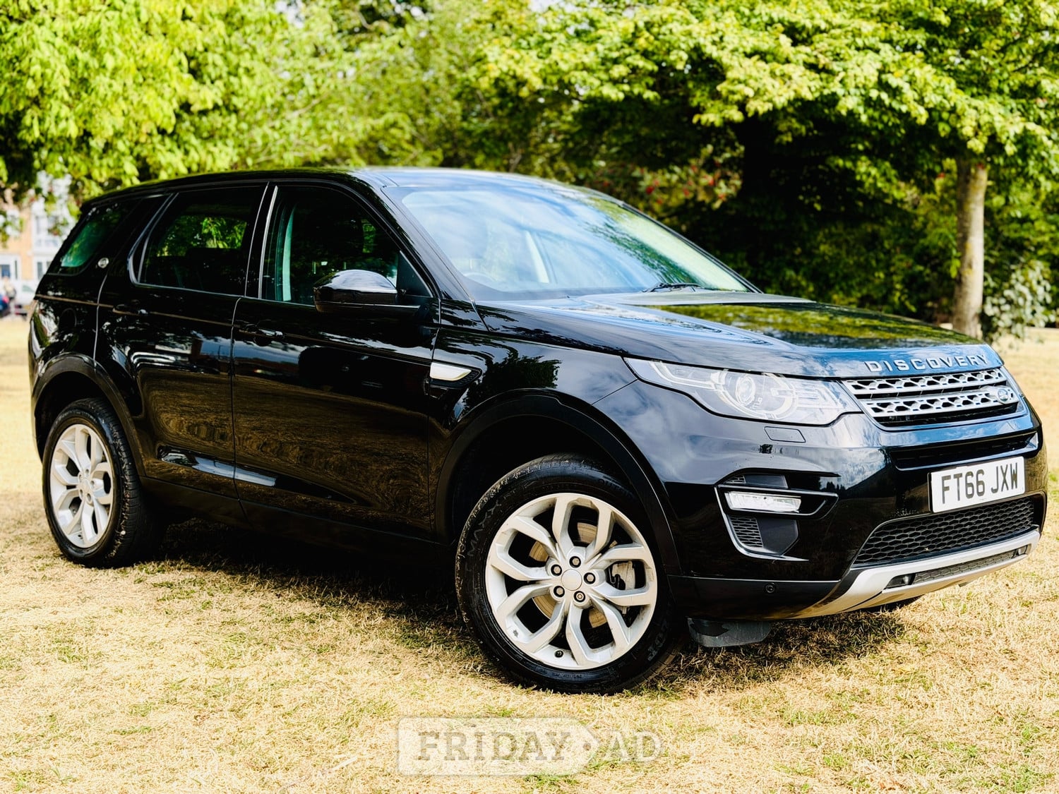 [ berth ]Land Rover Discovery Sport