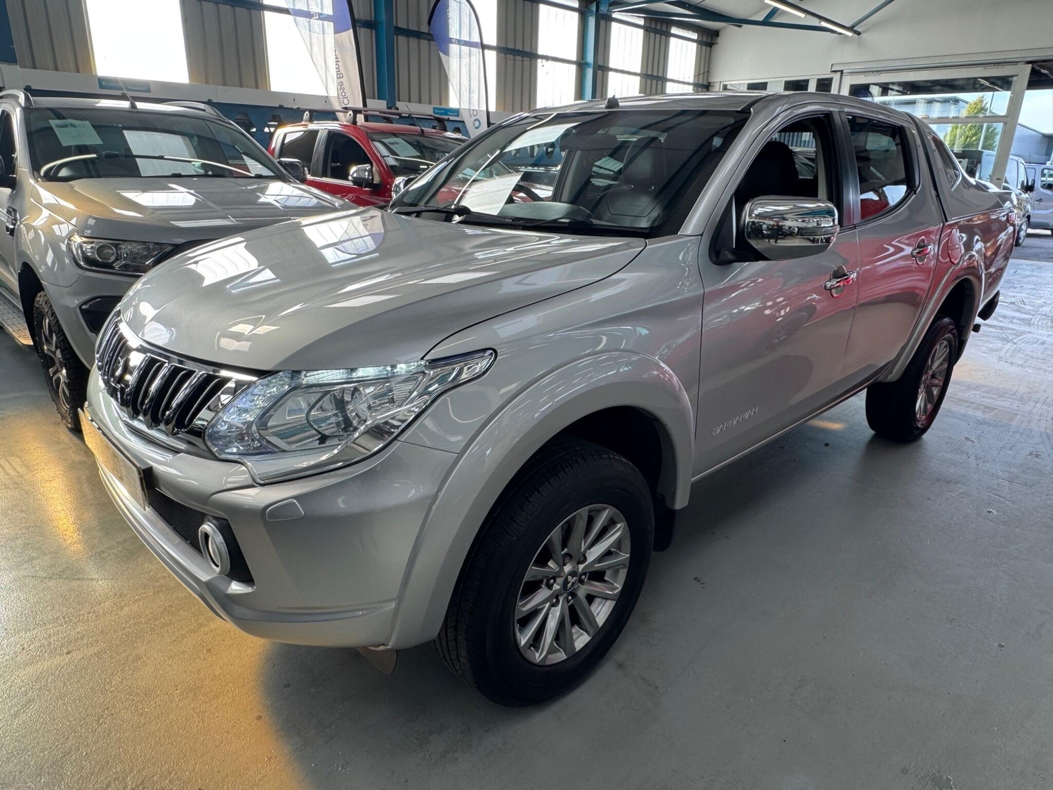 [ berth ]Mitsubishi L200