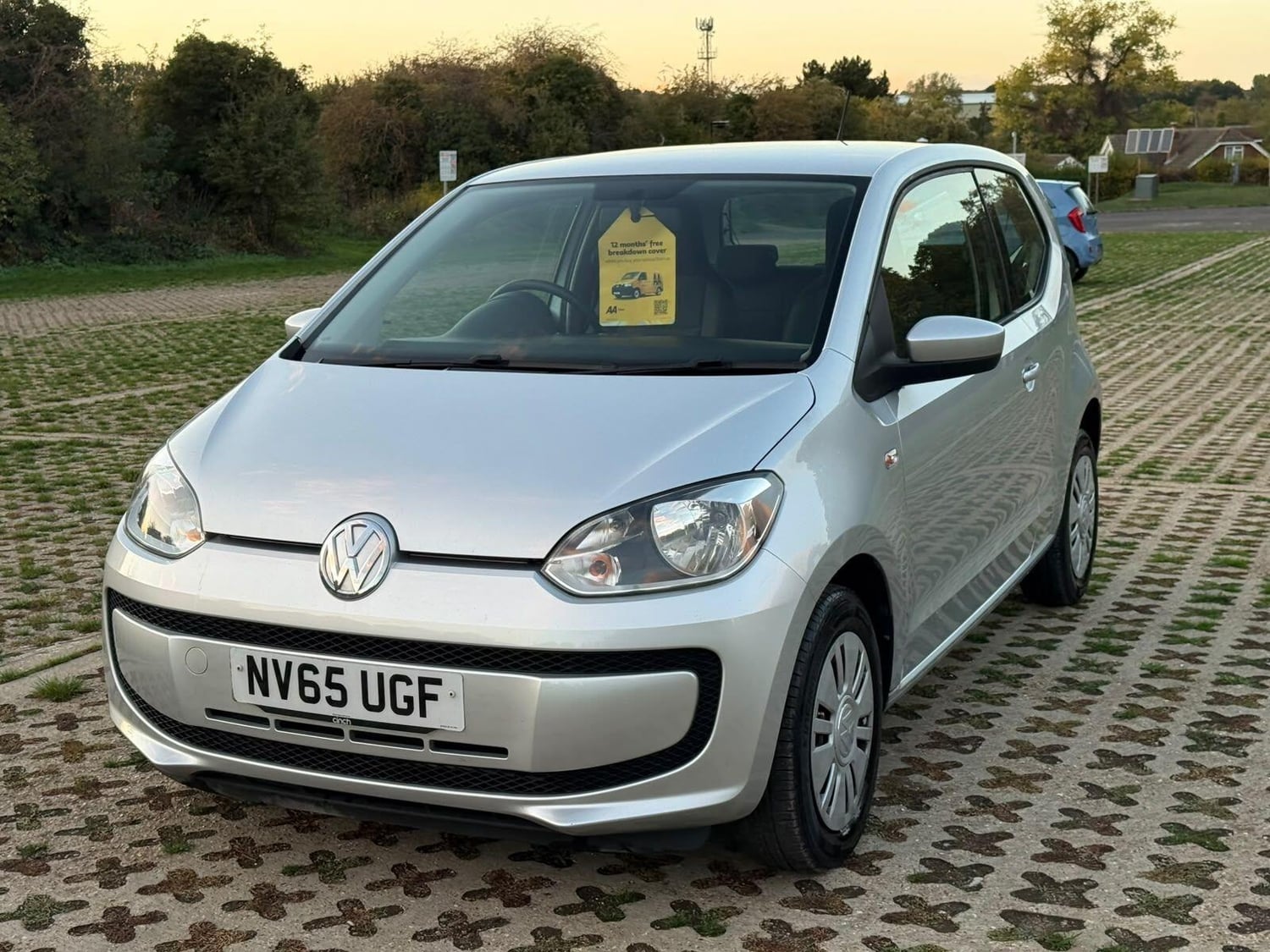 Volkswagen UP! 2015 - Cars