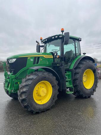 John Deere 6R 215 (2024) Tractor
