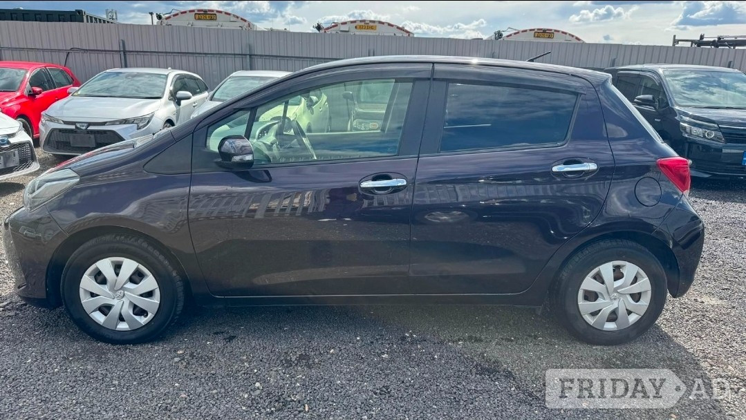Toyota Yaris 2015 - Cars