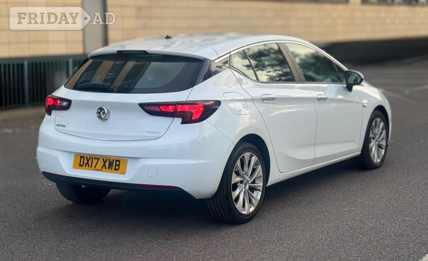 Vauxhall Astra 2017 - Cars in Staines