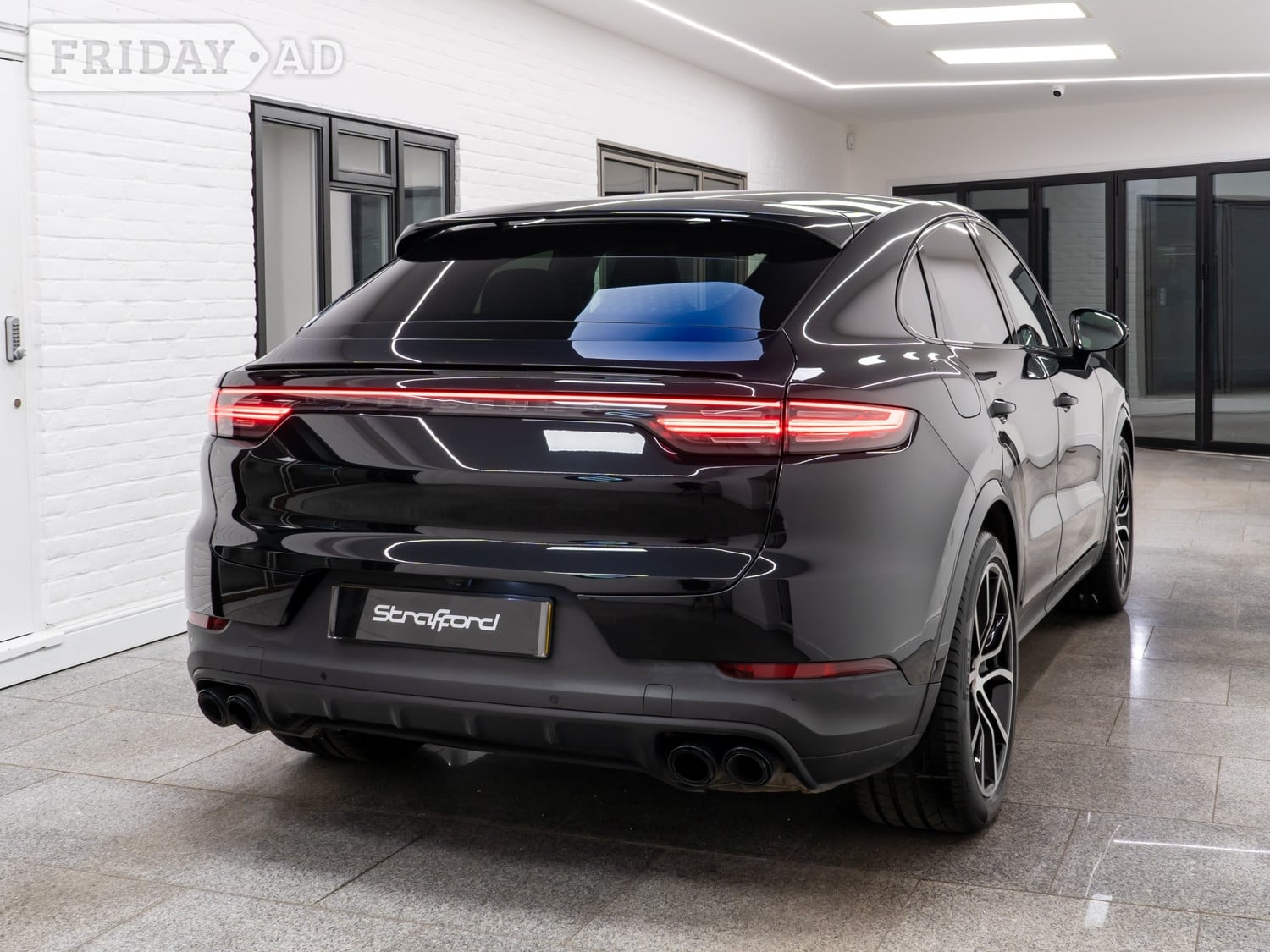 [ berth ]Porsche Cayenne
