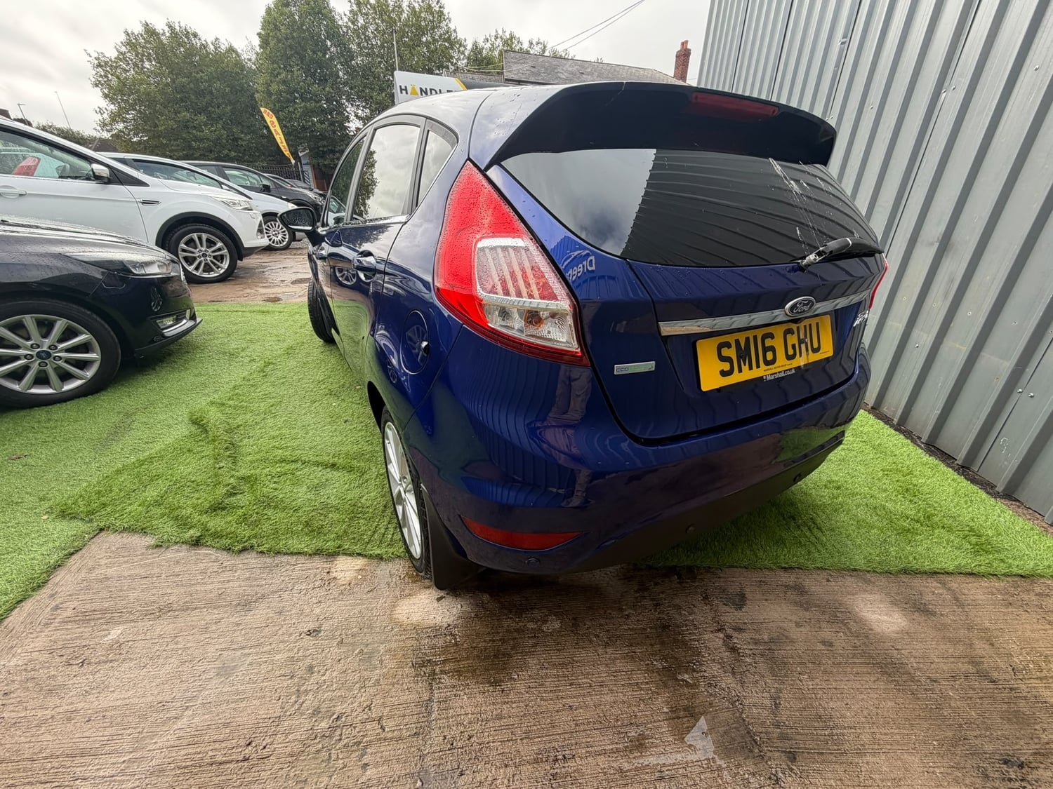 [ berth ]Ford Fiesta