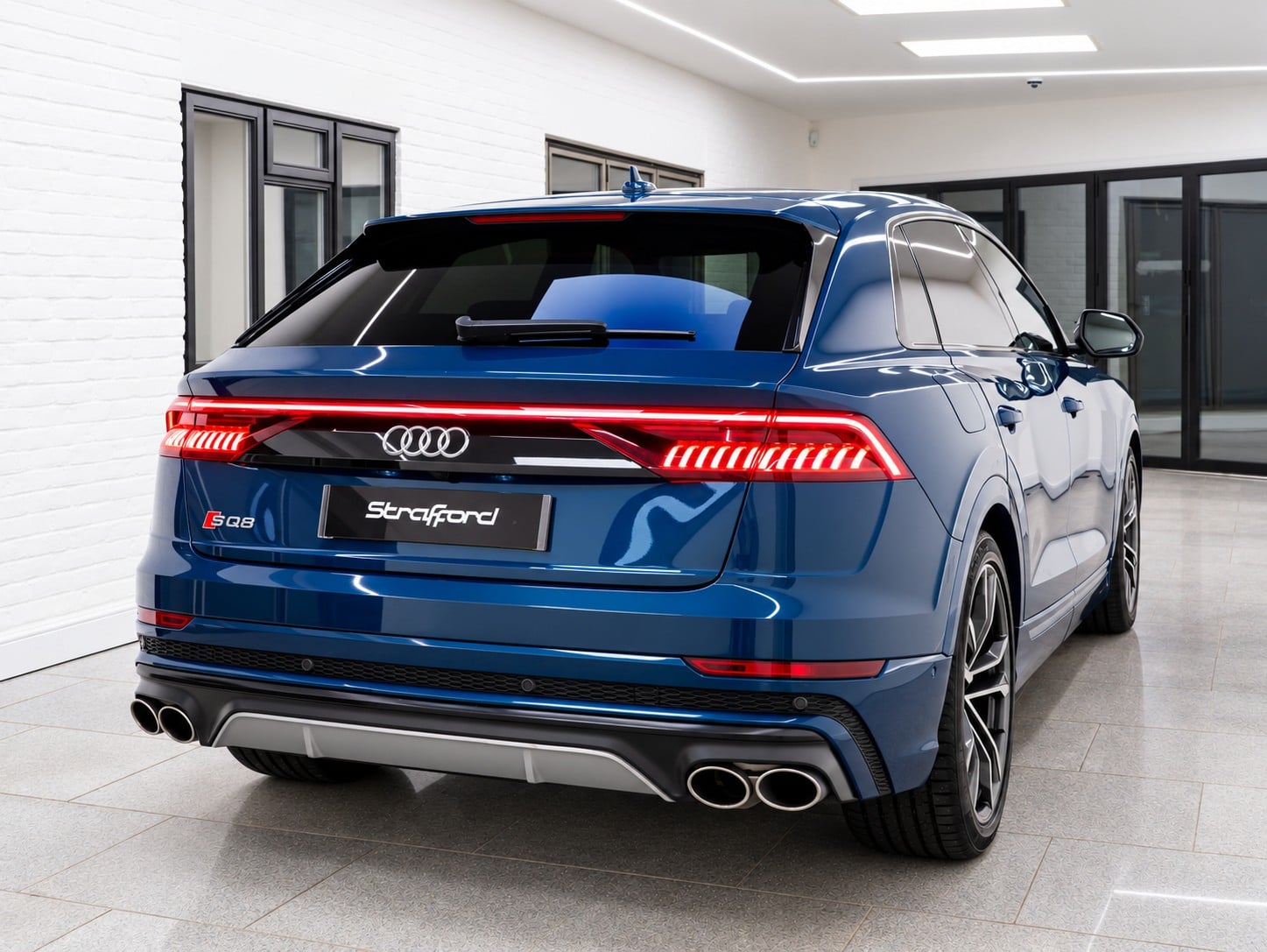 [ berth ]Audi SQ8
