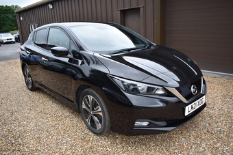 Nissan LEAF 2021