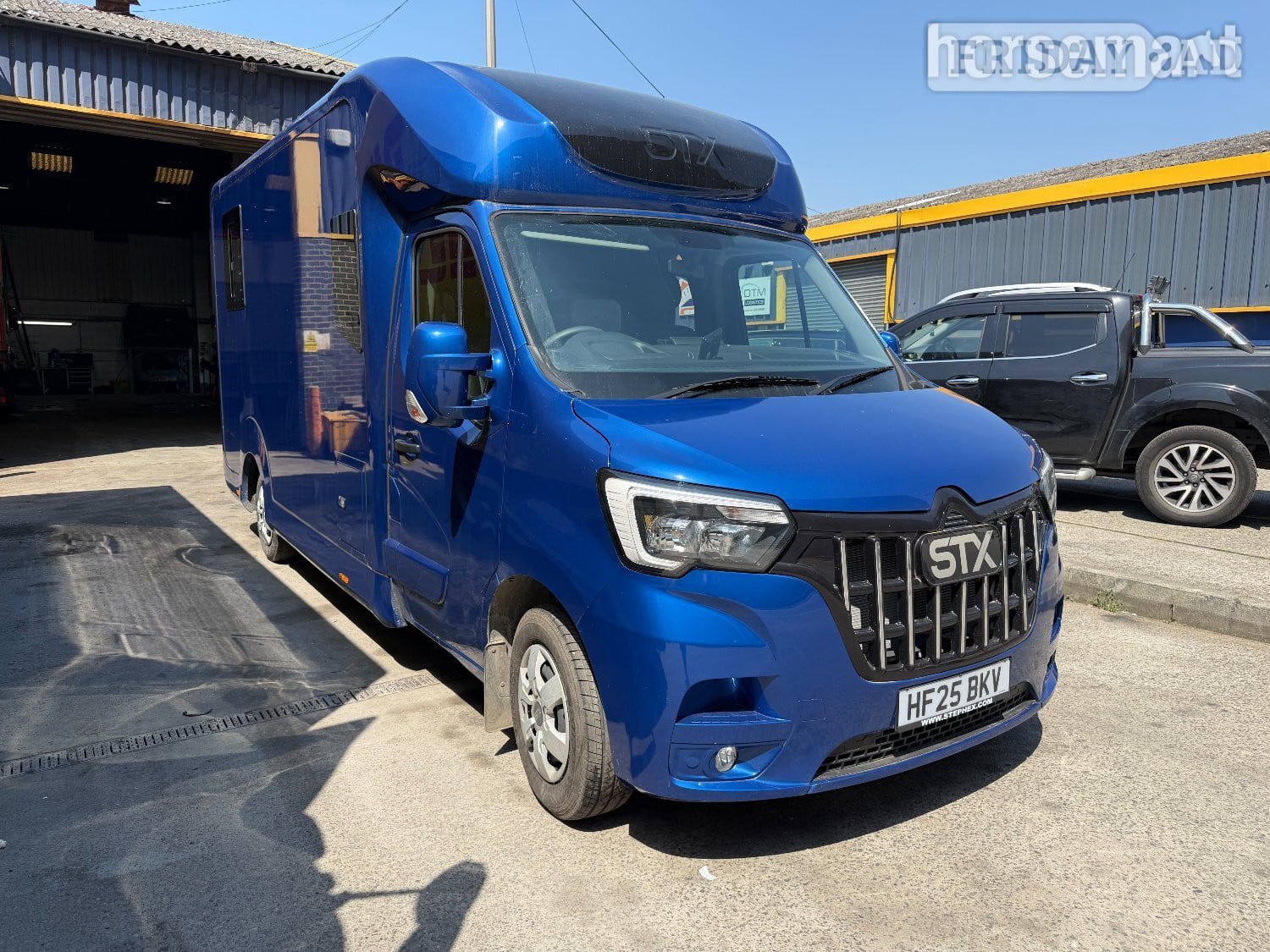 Stephex STX 2 Horse Renault Horsebox - Trailers & Horseboxes