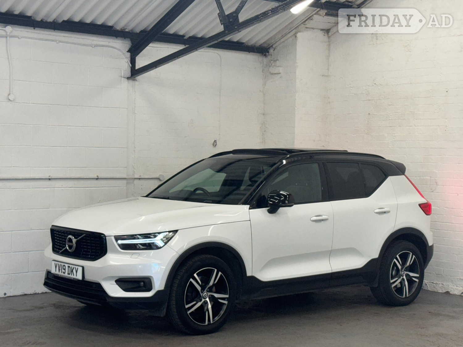 Volvo XC40 2019 - Cars