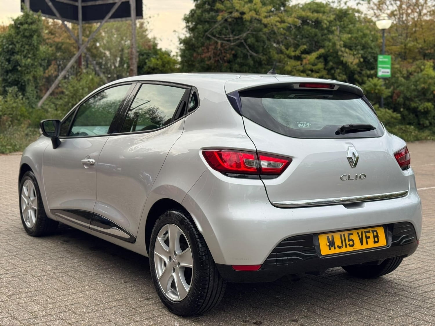 Renault Clio 2015 - Cars in Hillingdon