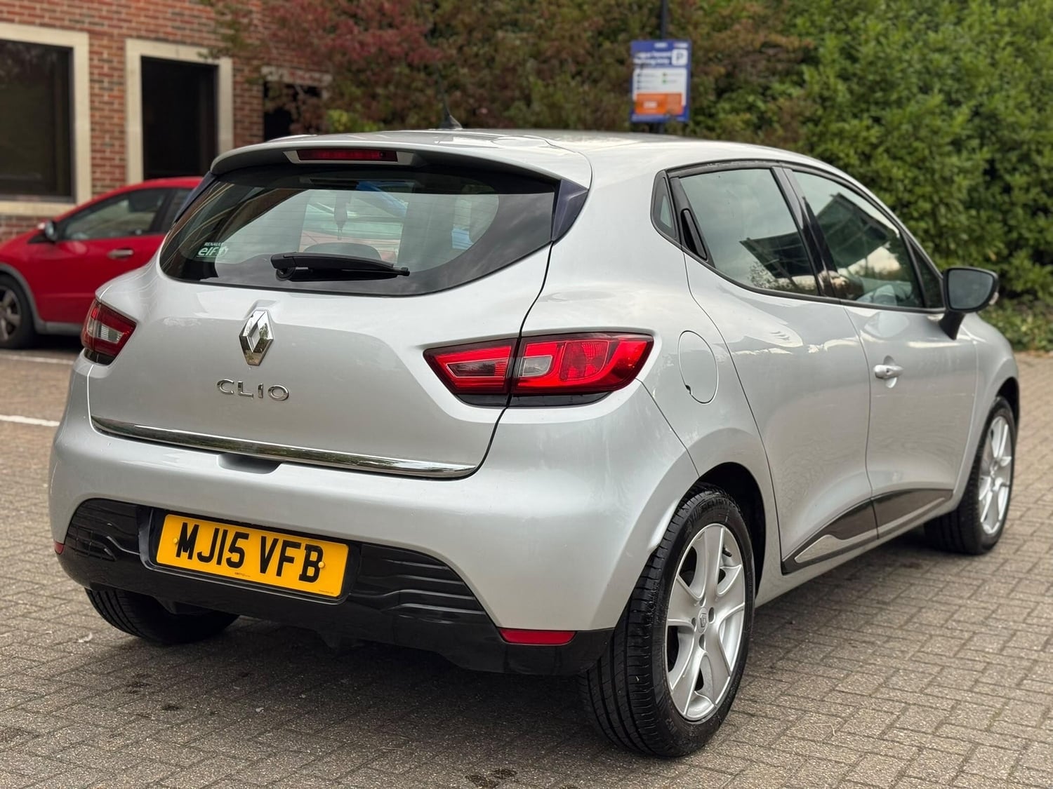 Renault Clio 2015 - Cars