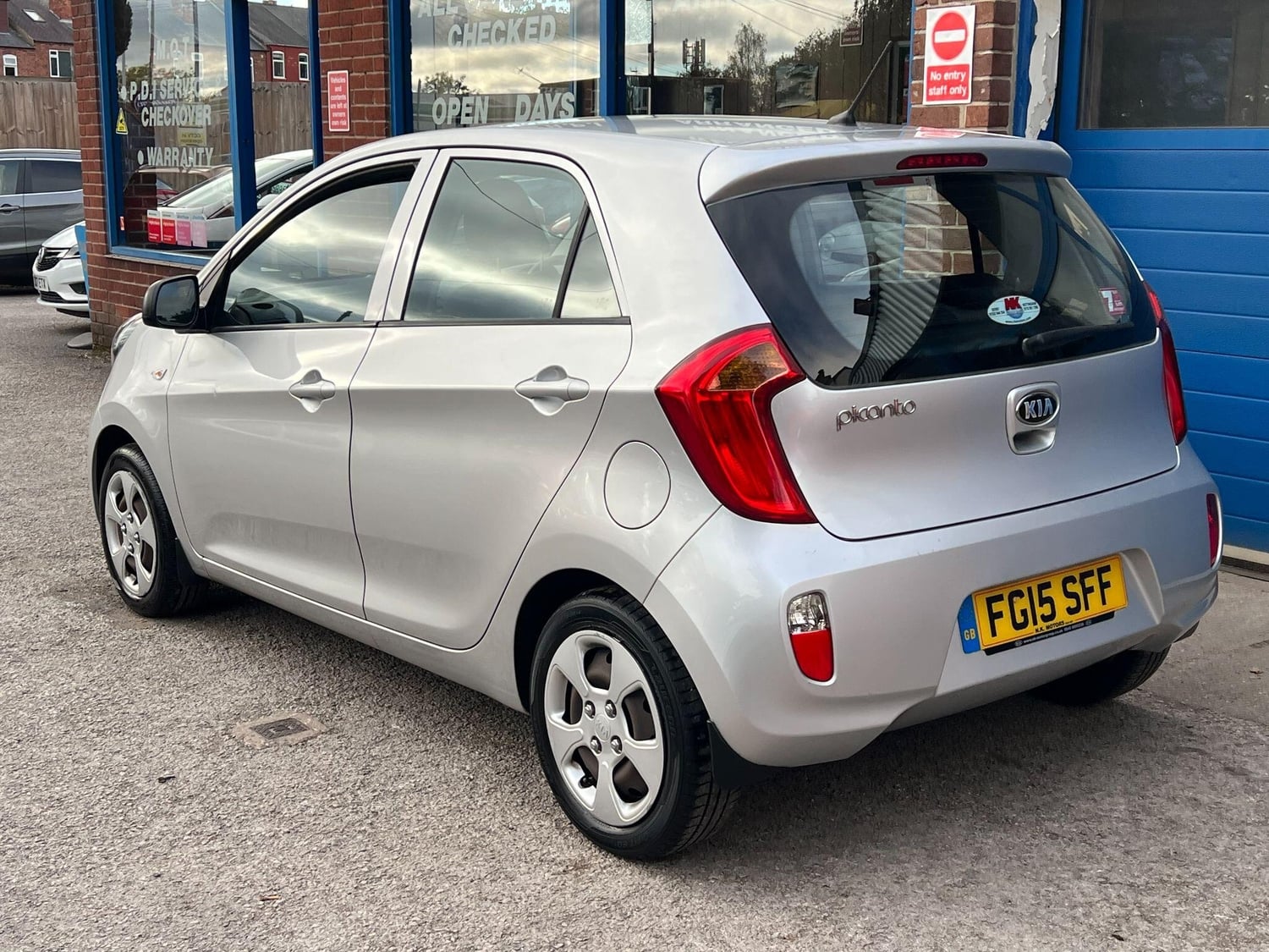 Kia Picanto 2015 - Cars in Heanor