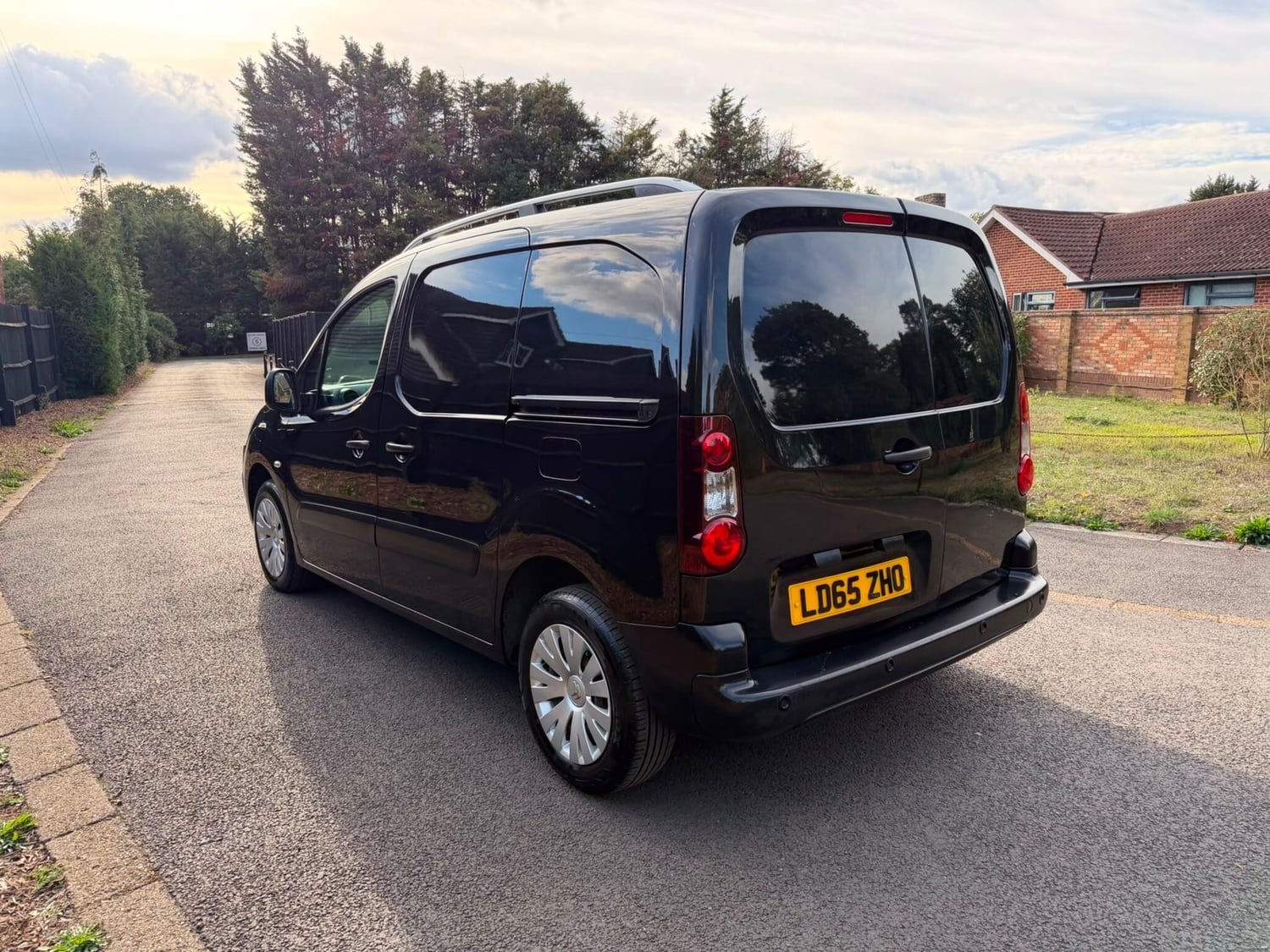 Citroen Berlingo 2015 - Vans & Commercial Vehicles in Addlestone