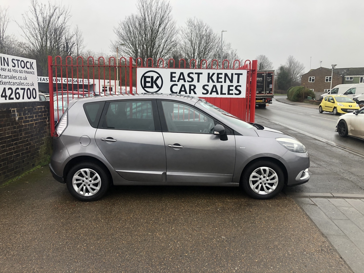 Renault Scenic 2015 - Cars