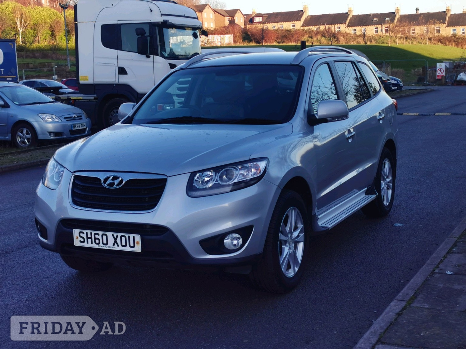 Hyundai Santa Fe 2010 - Cars in Bradford