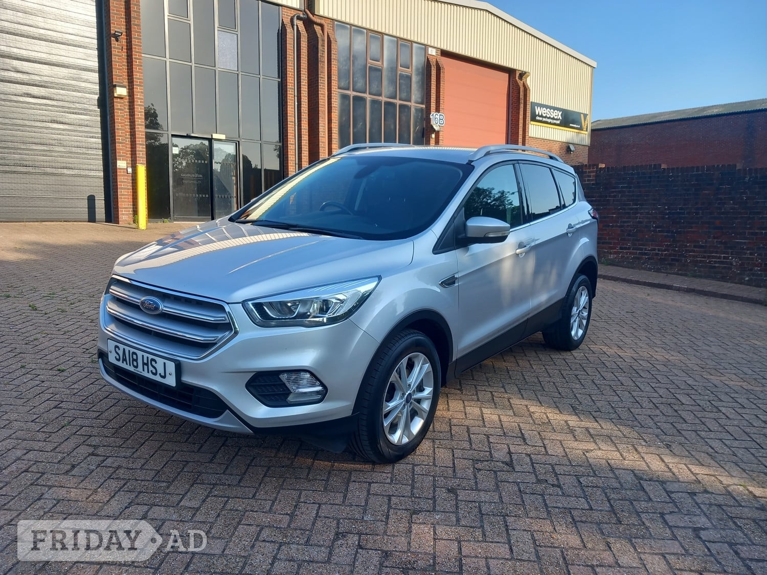 [ berth ]Ford Kuga