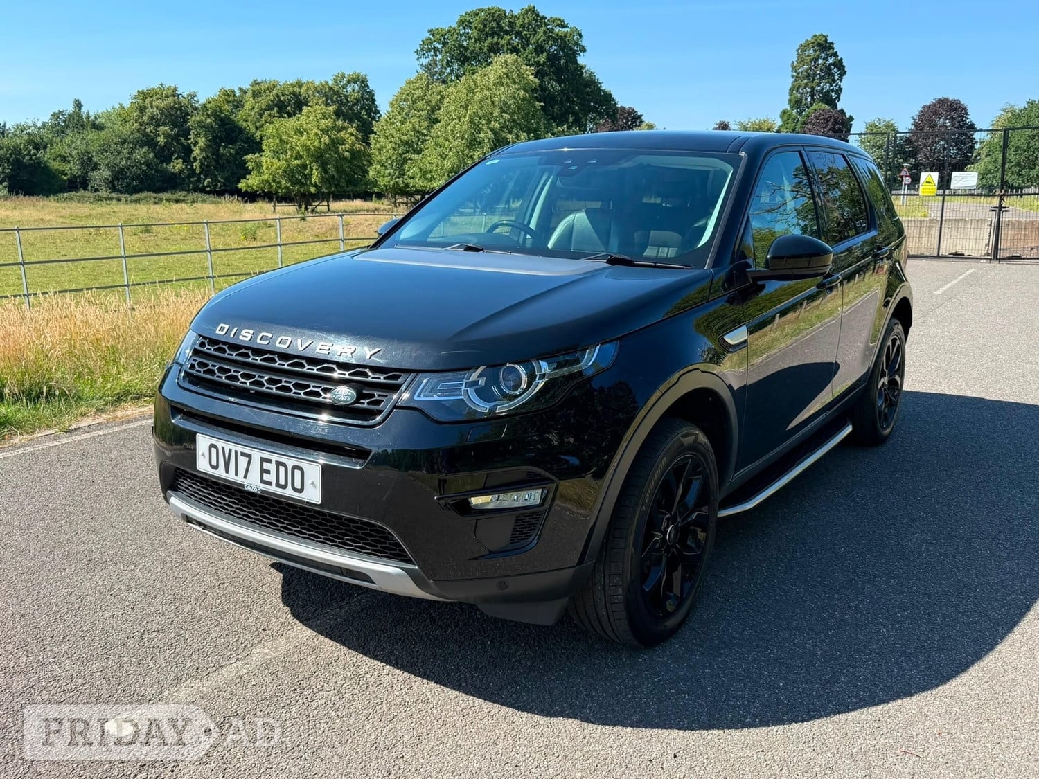 [ berth ]Land Rover Discovery Sport