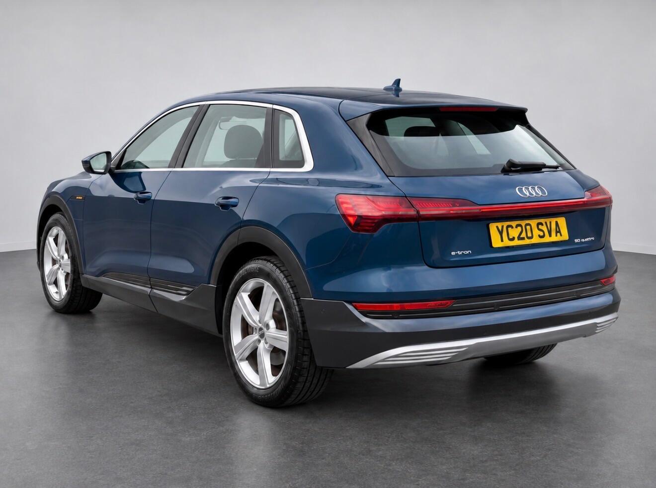 Audi e-tron 2020 - Cars in Brent