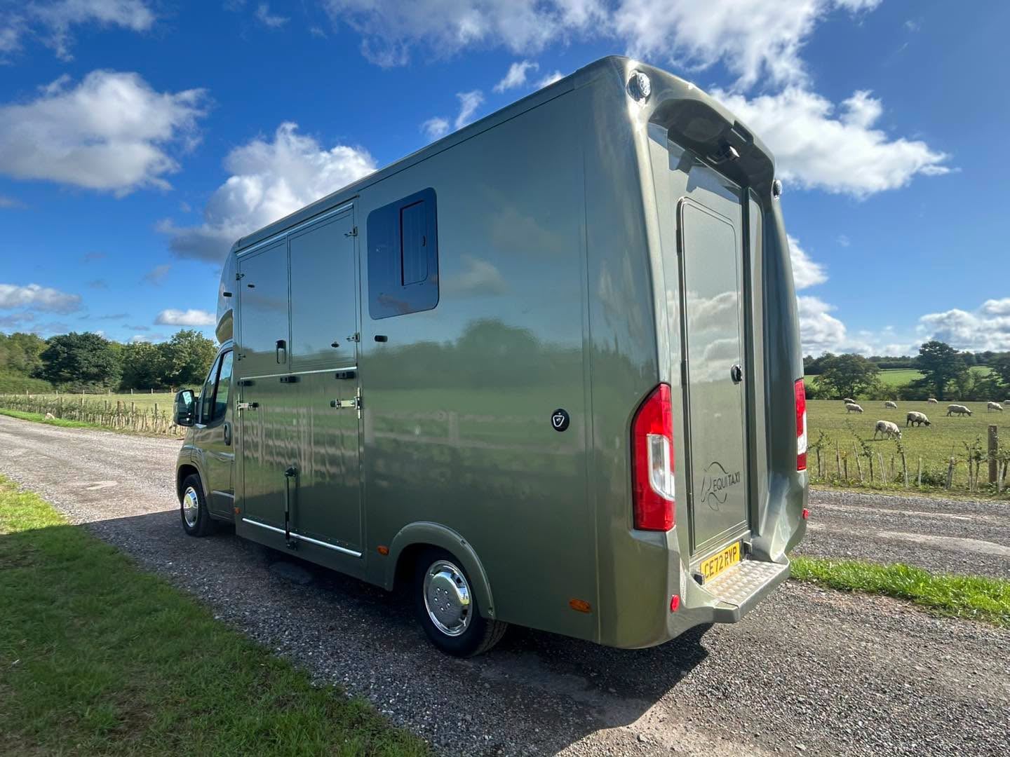 Equi Taxi Stallion Pro Lux Peugeot Horsebox - Trailers & Horseboxes in Derby