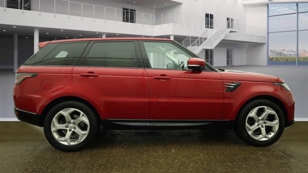 [ berth ]Land Rover Range Rover Sport