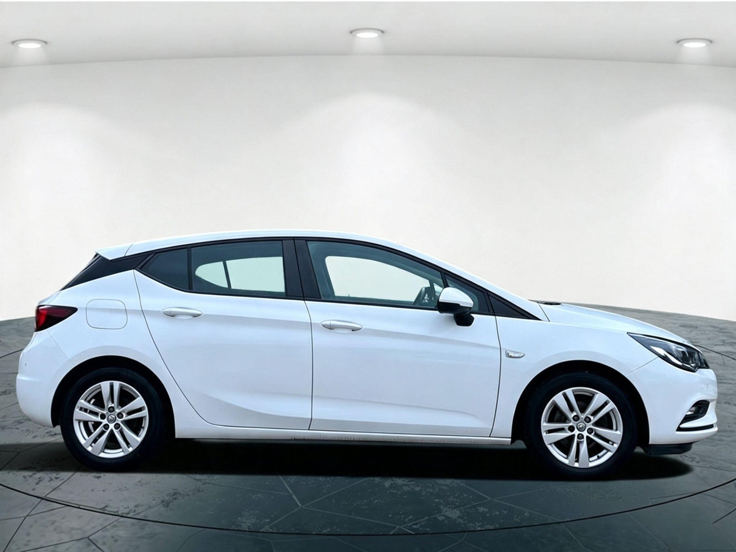 [ berth ]Vauxhall Astra