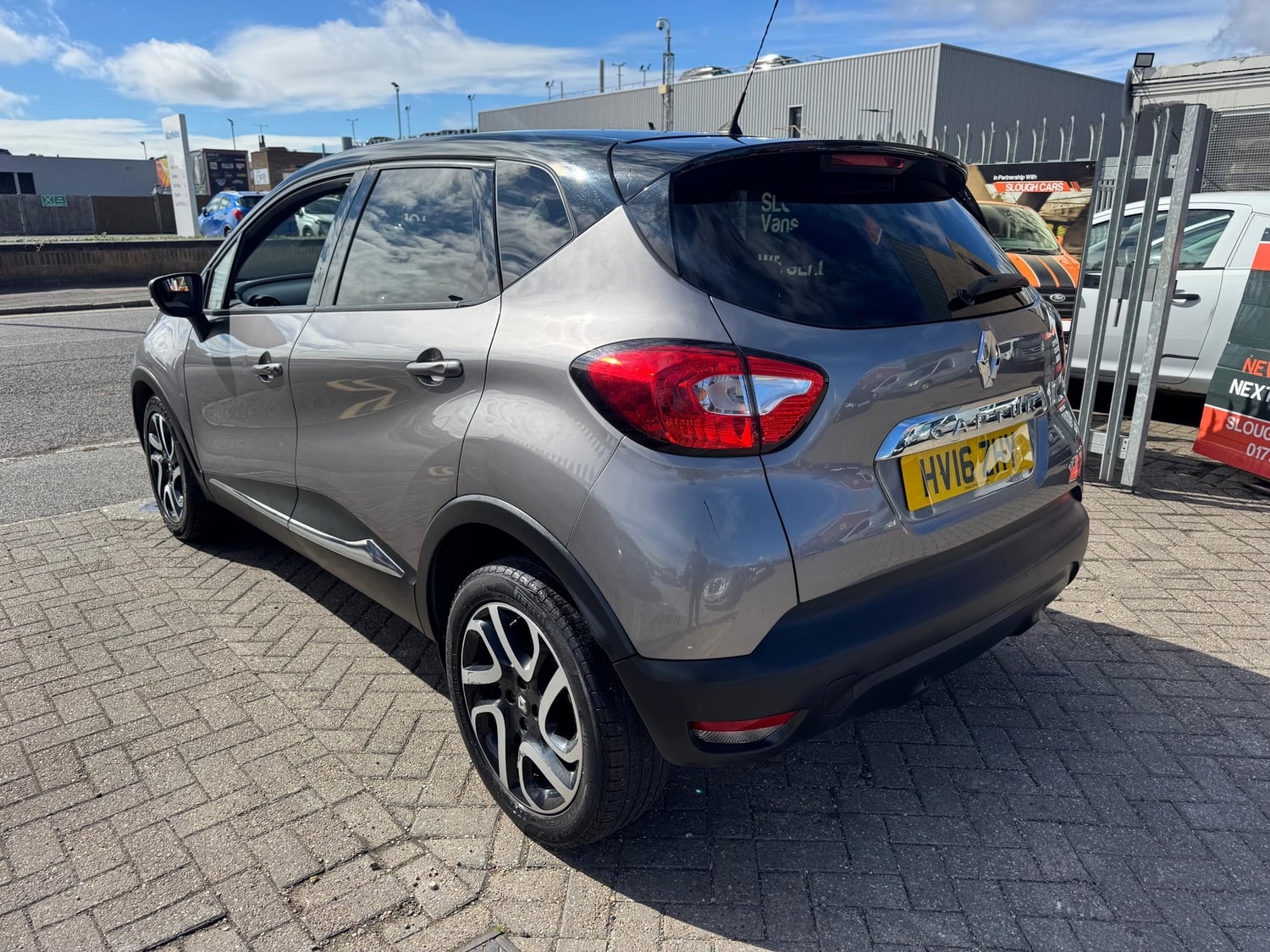 [ berth ]Renault Captur