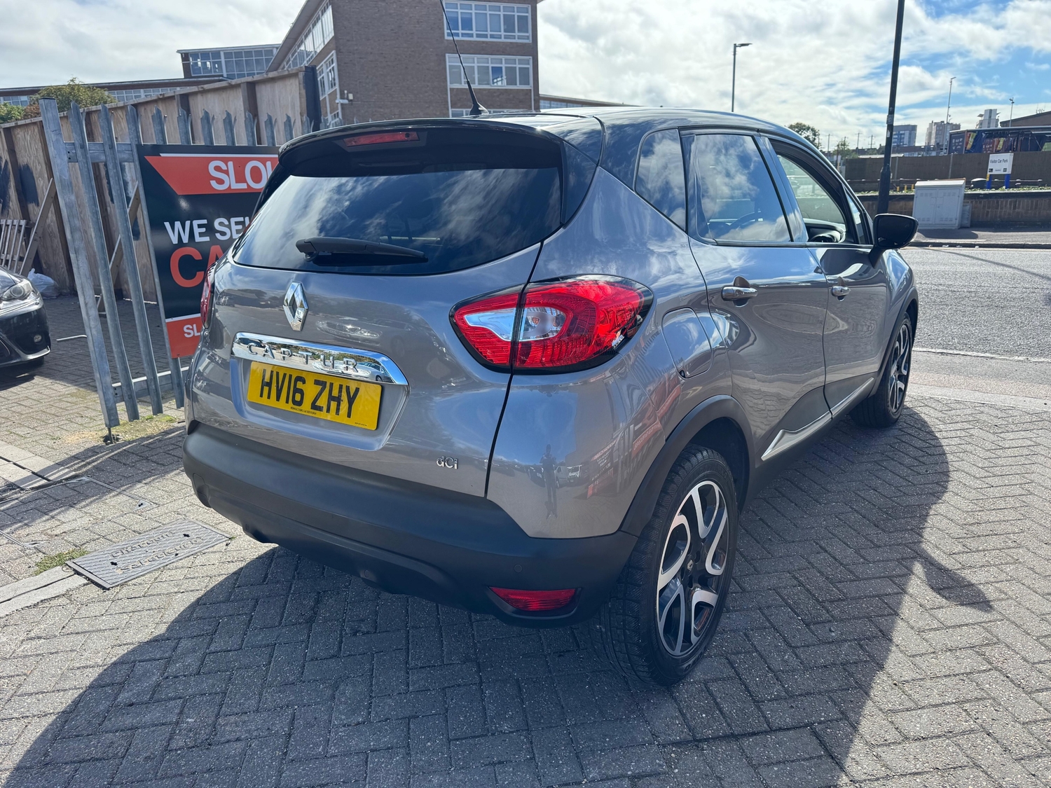 Renault Captur 2016 - Cars in Slough