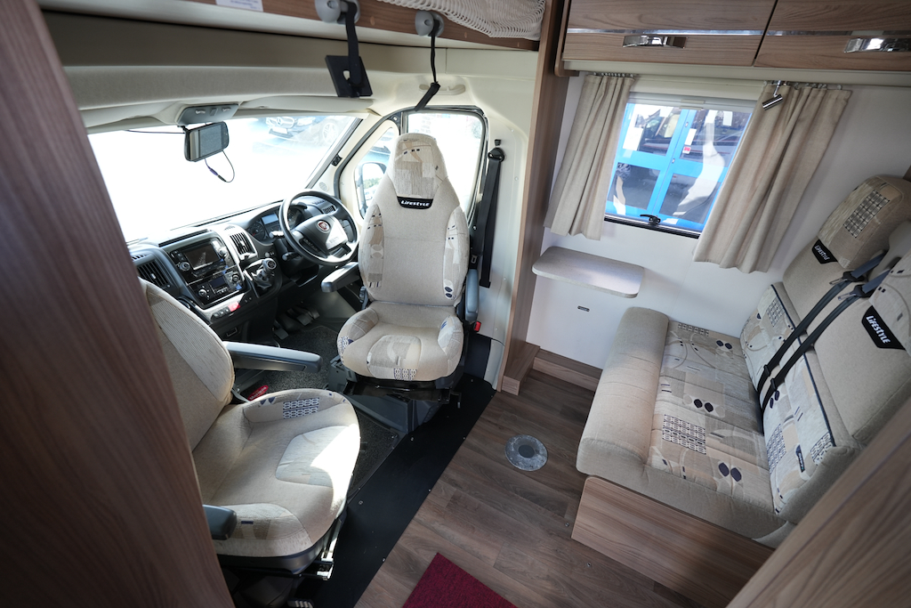 Swift Escape 644 2015 for sale - Motorhomes & Caravans in Haywards Heath