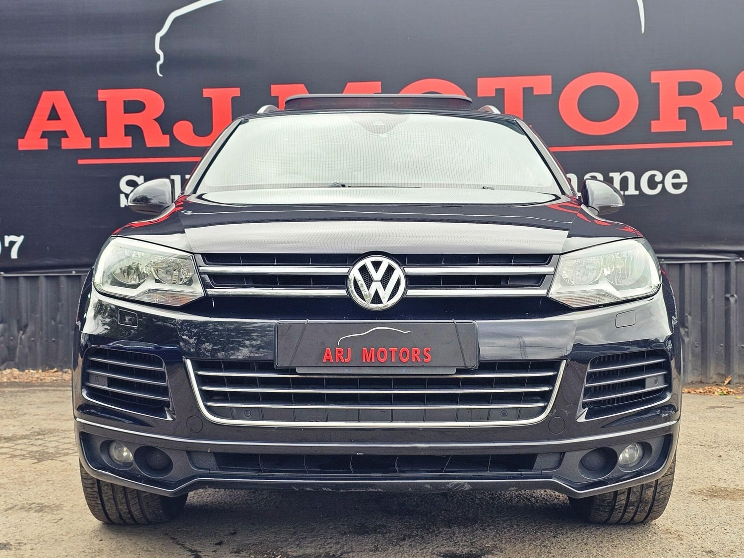 Volkswagen Touareg 2012 - Cars