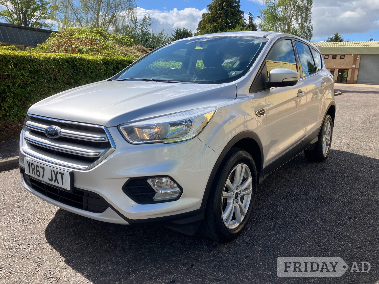 [ berth ]Ford Kuga