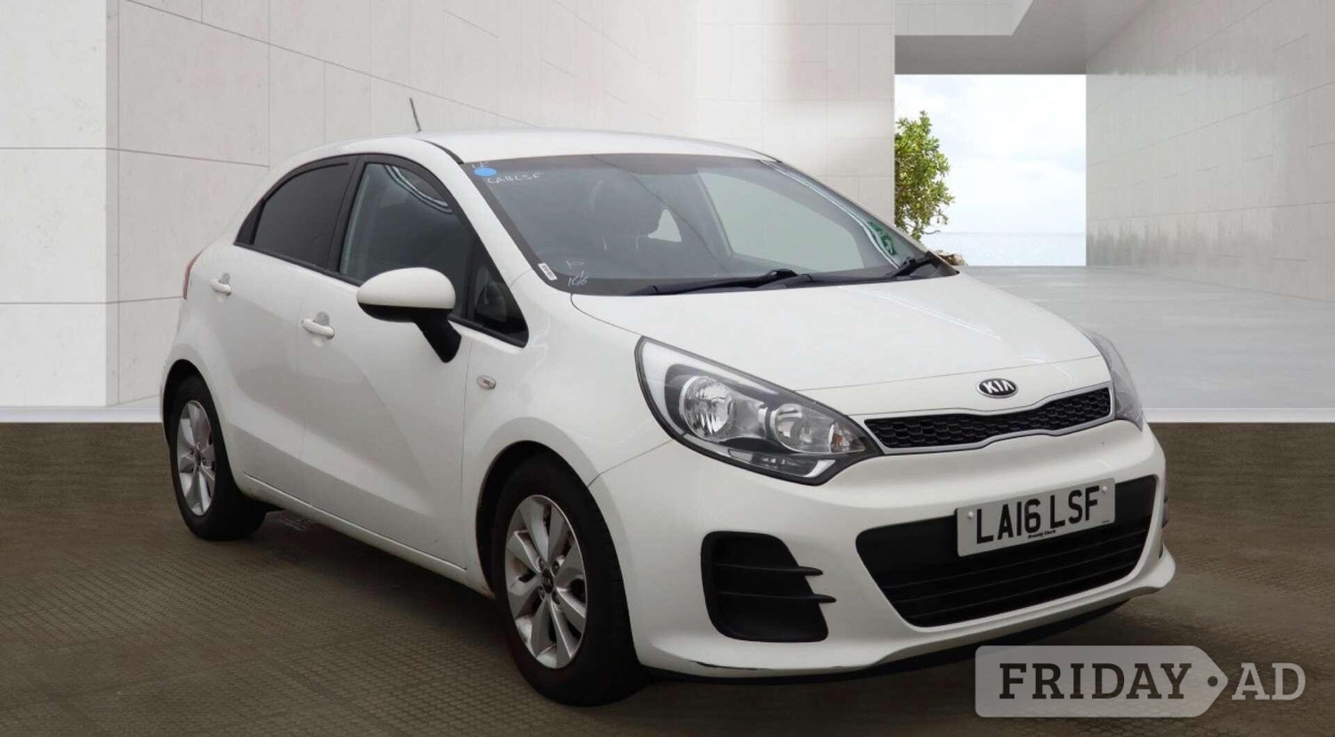 Kia Rio 2016 in Uxbridge